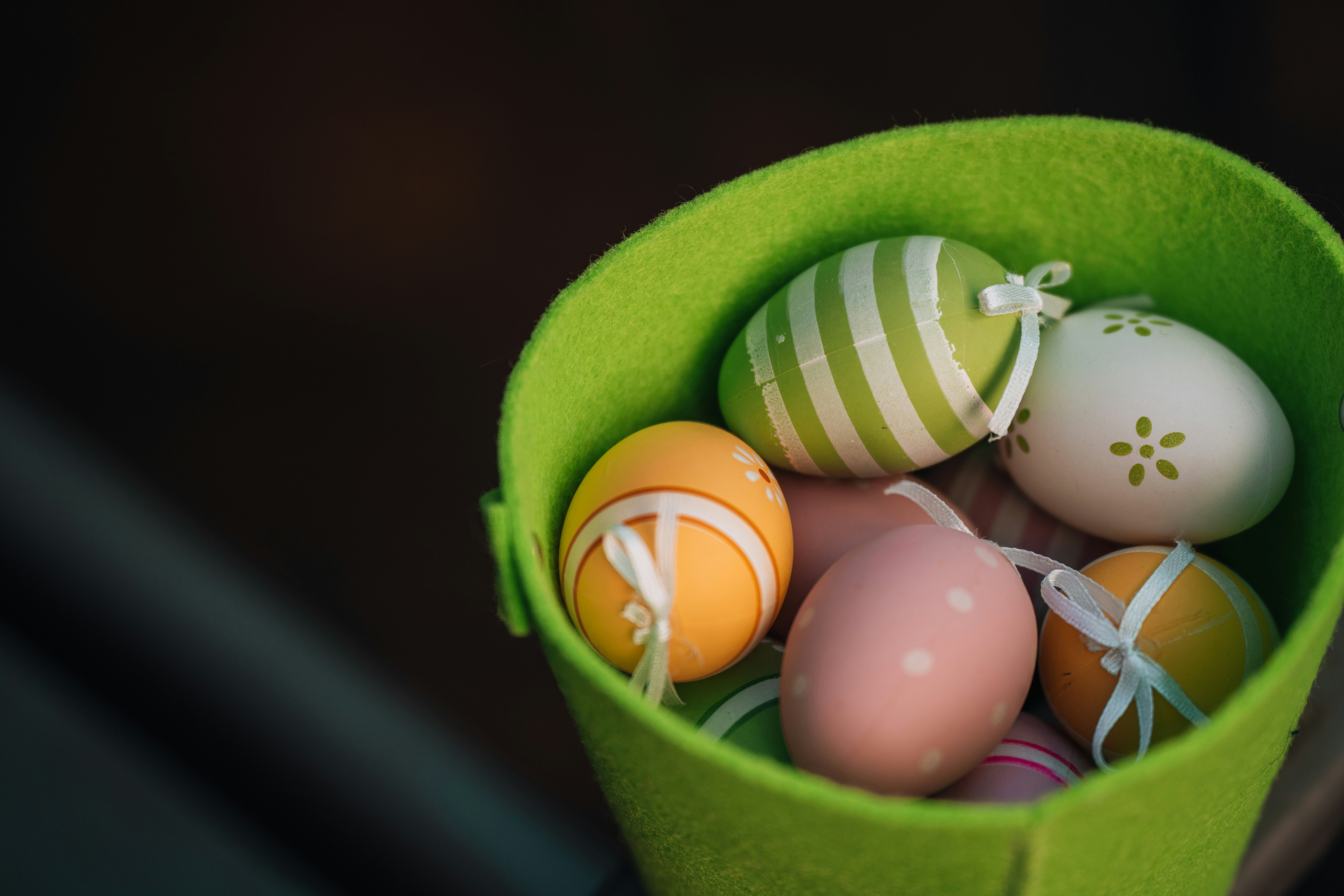 Springtime Crafts: Decorating Eggs with Eco-Friendly Dyes
