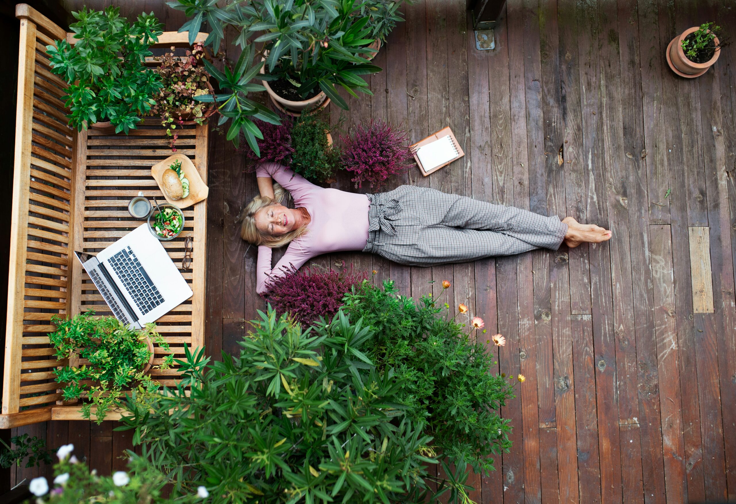 Summer DIY Projects for Outdoor Living Spaces